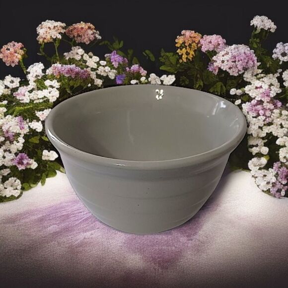 Monmouth Pottery Beehive Bowl 6" Gray Mixing Nesting Maple Leaf Vintage USA Farm - Picture 13 of 15